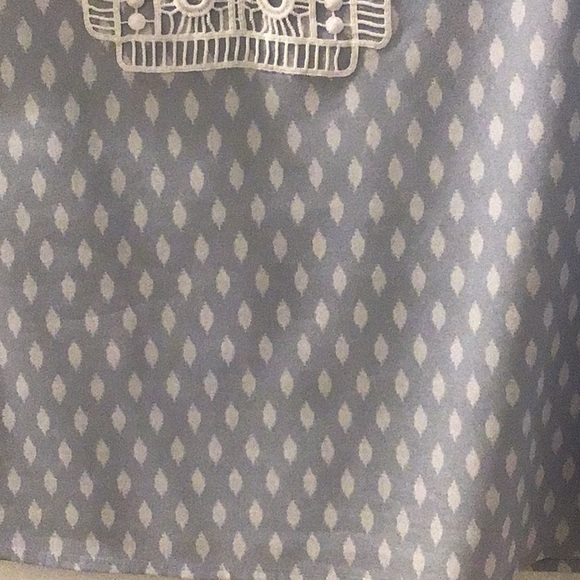 Ivanka Tump Light Blue and White Lace Front Blouse Size L - Picture 4 of 7